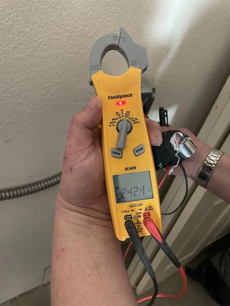 Voltage testing with clamp meter during Circuit Breaker Repair in Ulysses
